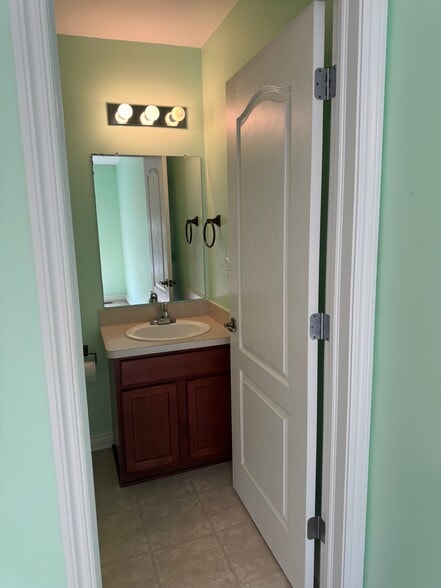 Second Bathroom - 52 Grandview Cir
