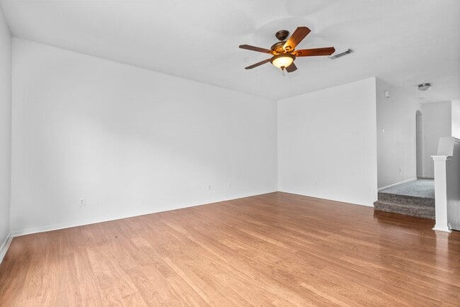 Building Photo - 6914 Grants Hollow Ln