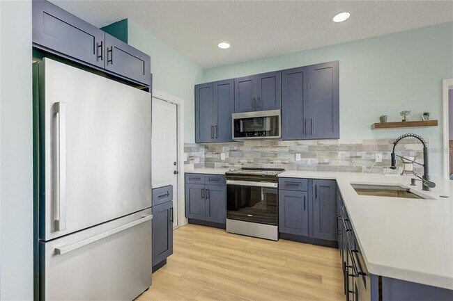 Building Photo - 10640 Sun Villa Blvd