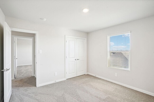 Building Photo - 4012 Sandstone Dr
