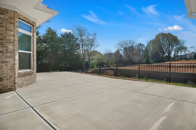 Building Photo - 3054 Constitution Ln