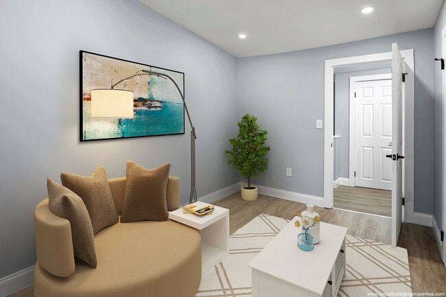 Building Photo - Beautifully renovated 3BR/3.5BA in Upper F...