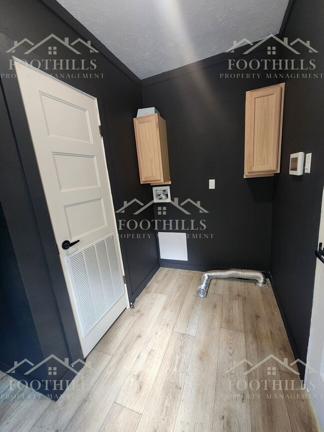 Building Photo - 3-Bedroom Home in a Peaceful Country Setting
