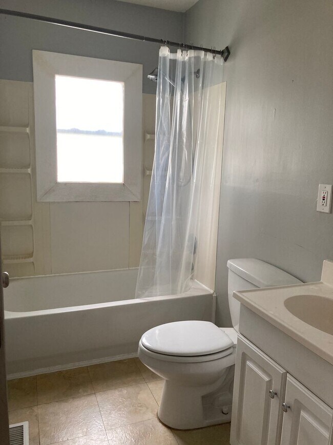 Building Photo - Rental Amount REDUCED!