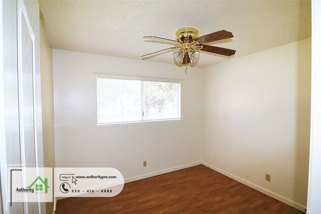 Building Photo - 2121 Deimos Ct