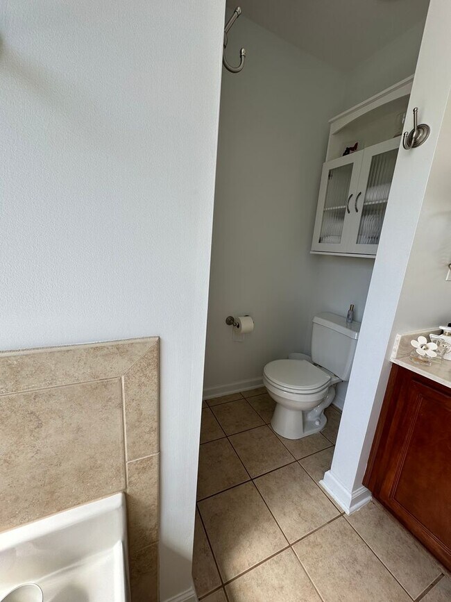Building Photo - NEW LISTING!!!! Dont Miss Out