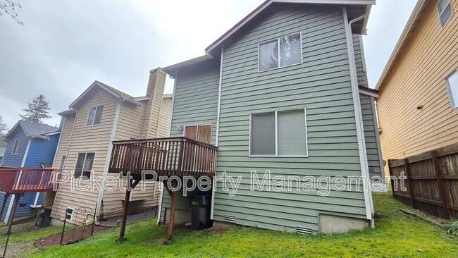 Building Photo - 1010 NW Poppy Ct