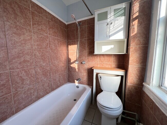 49 St Paul’s Ave 2L - 46 Saint Pauls Ave