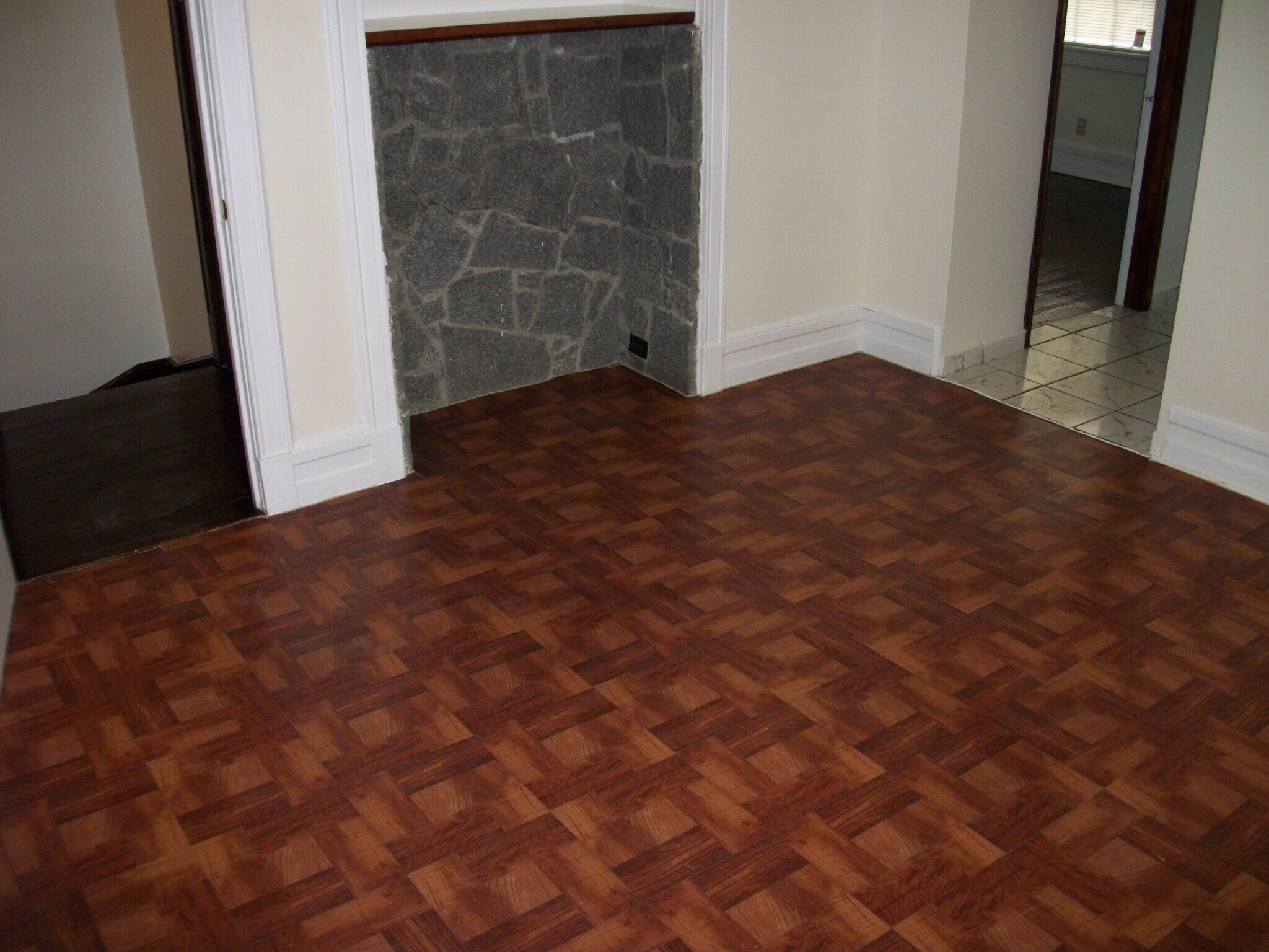 Building Photo - 371 Dover St