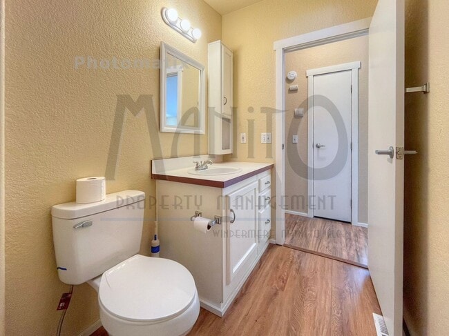 Building Photo - Spacious Modern 2 Bedroom Home