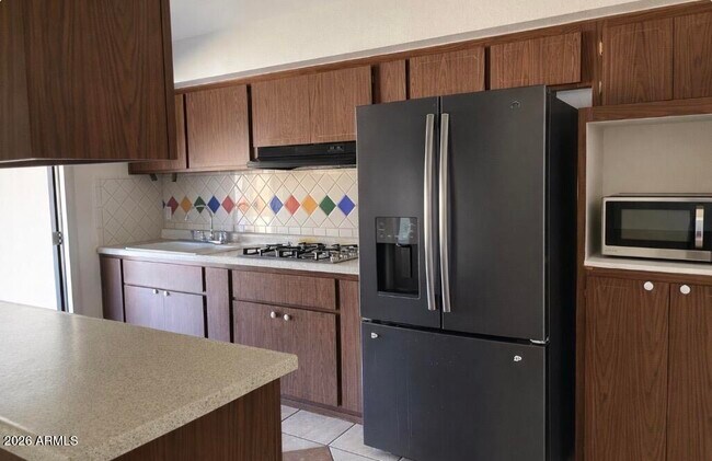 Building Photo - 2022 W Eugie Ave