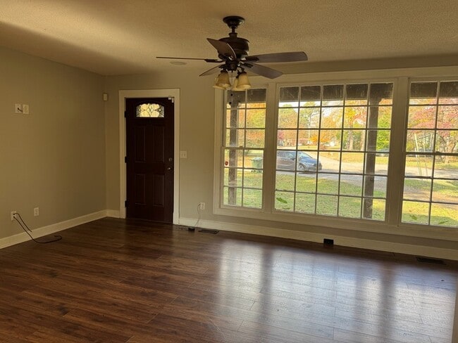 Building Photo - 2313 Lynn Rd NW