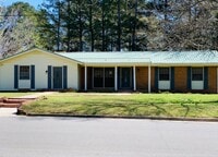 Building Photo - 106 Ward Ave SW