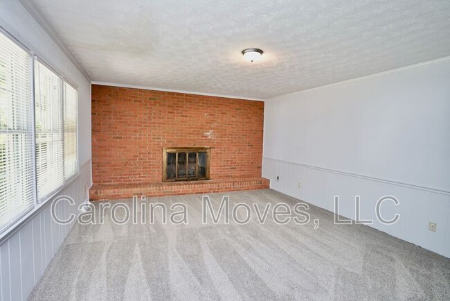 Building Photo - 204 Overcreek Rd