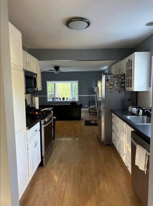 Building Photo - 1940 E Cedarwood Cir