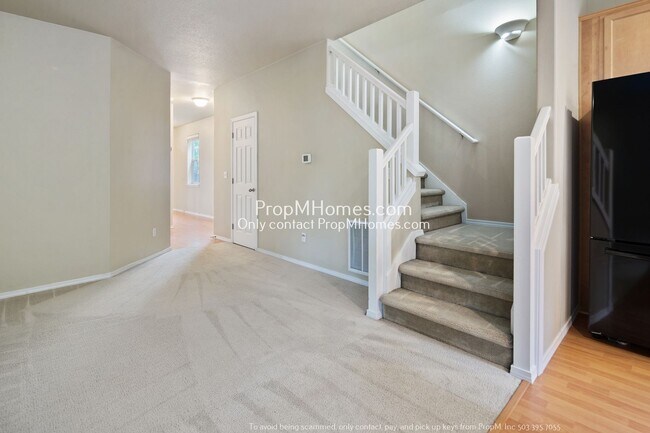 Building Photo - Light & Bright Three Bedroom Home in Aloha!