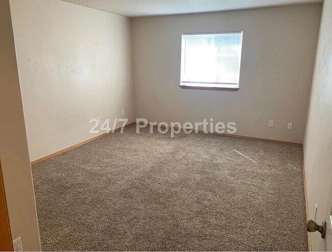 Building Photo - 2025-445MF