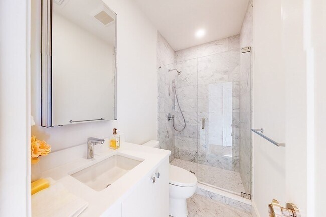 Building Photo - 565 Columbus Ave