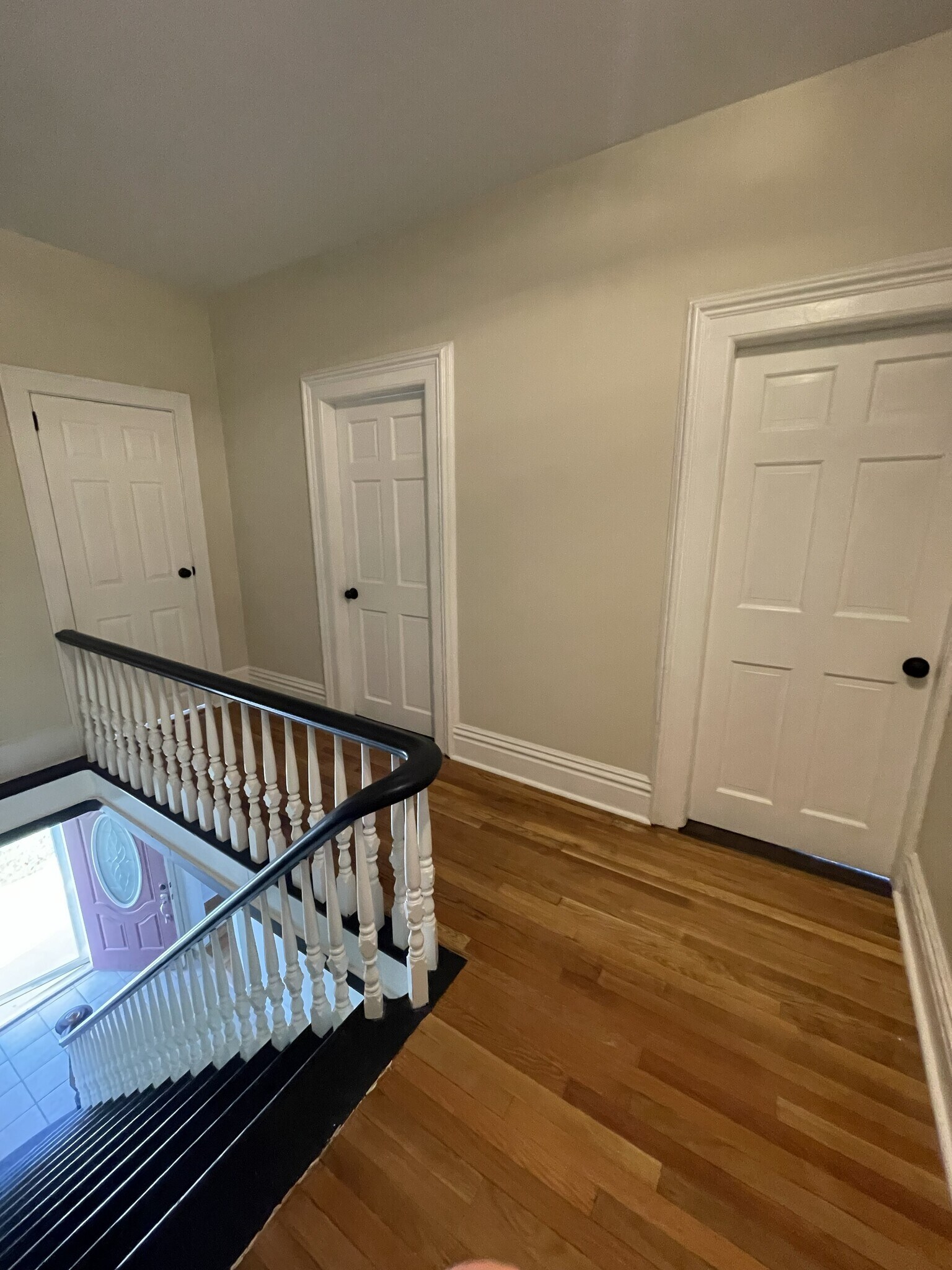 Upstairs hallway - 9 Glen Arden Ln