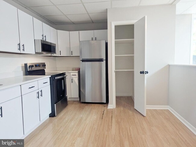 Building Photo - 110 N Main St