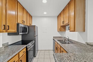 Building Photo - 7765 W 91st St