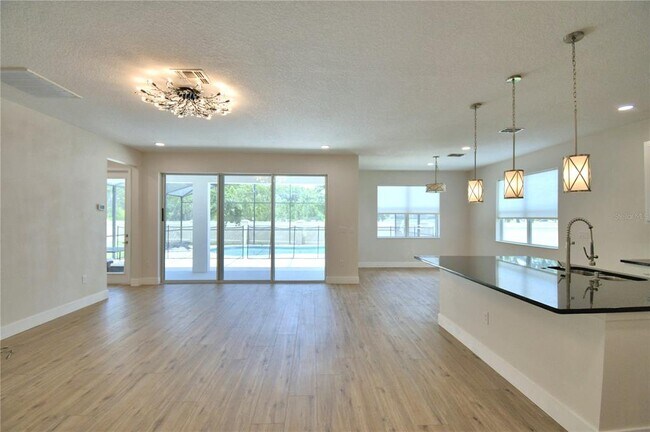 Building Photo - 2673 Calistoga Ave