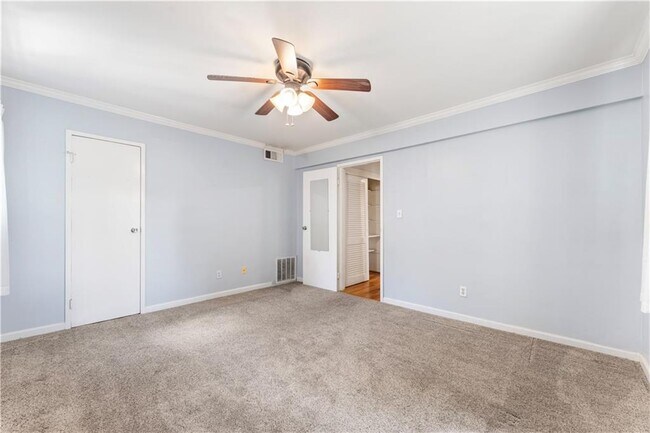 Building Photo - 870 Glendale Terrace NE