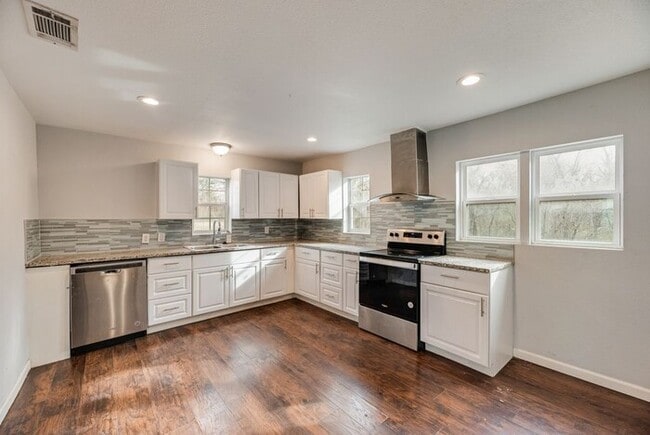 Building Photo - 500 E Main St