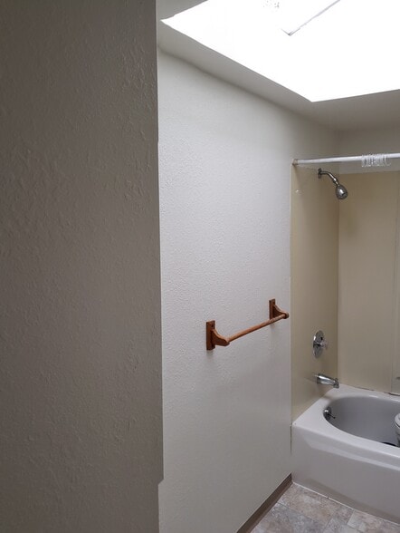 Building Photo - 2407 Ohio St