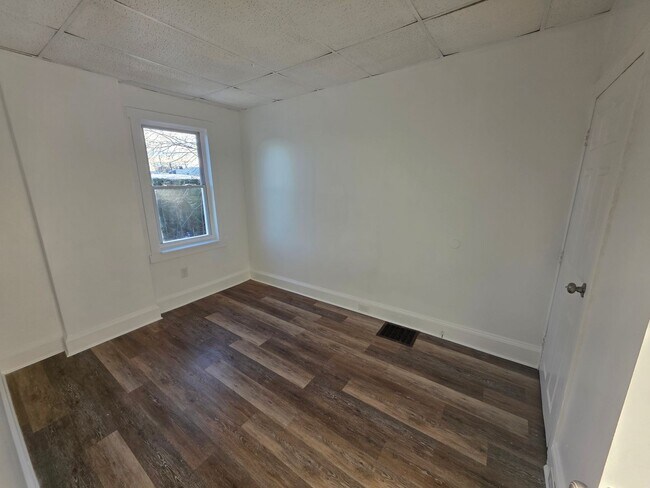 Building Photo - 1220 Lancaster Ave