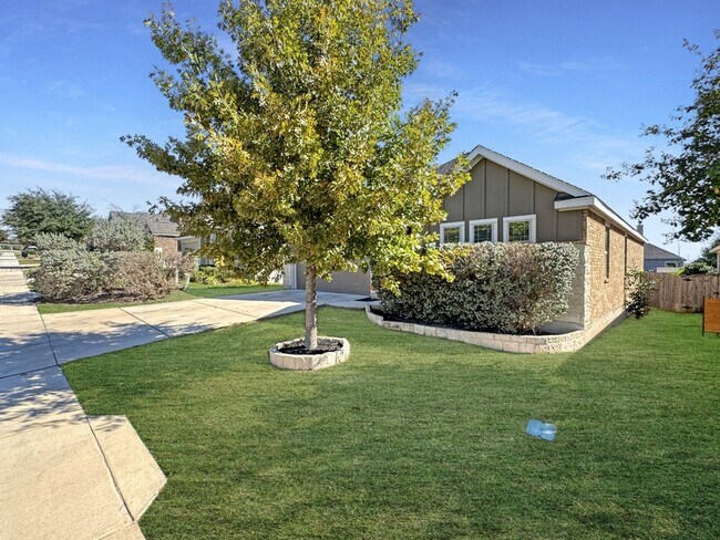 Building Photo - 13806 Quiet Fox Ln