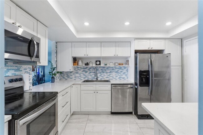 Building Photo - 1351 NE Miami Gardens Dr