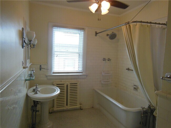 Building Photo - 369 Westminster Rd