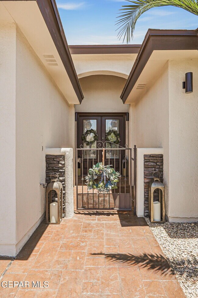 Building Photo - 7417 Gulf Creek Dr