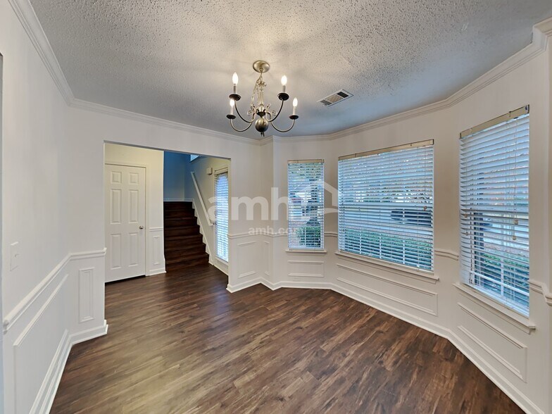 Building Photo - 1864 Tulip Petal Rd