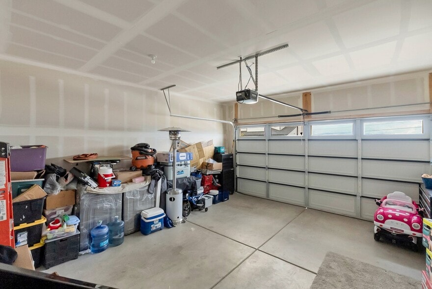 Building Photo - 6720 Peak Dr