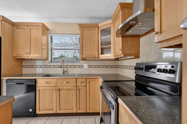 Building Photo - 110 N Delaware Blvd