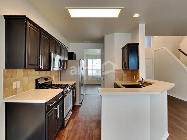 Building Photo - 2516 Aiken Ln