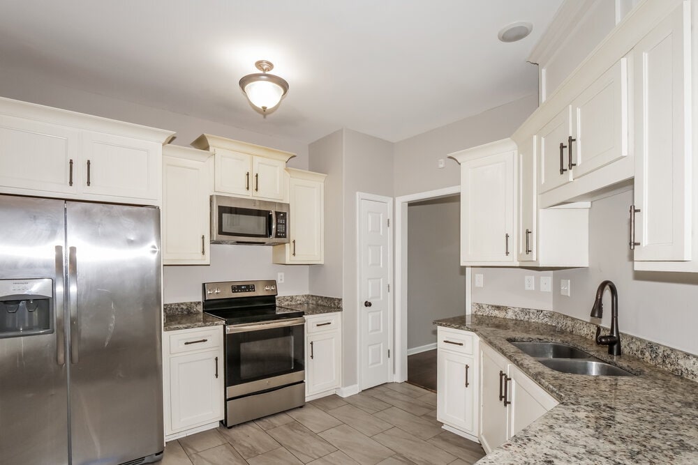 Building Photo - 5498 Riverstone Dr