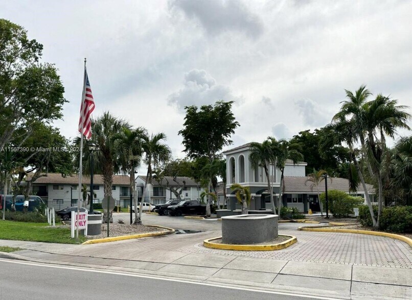 Building Photo - 7200 NW 179th St