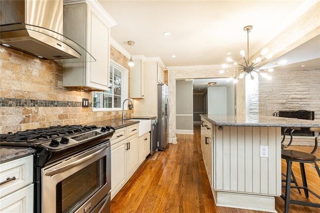 Building Photo - 3943 Lake Forrest Dr NE