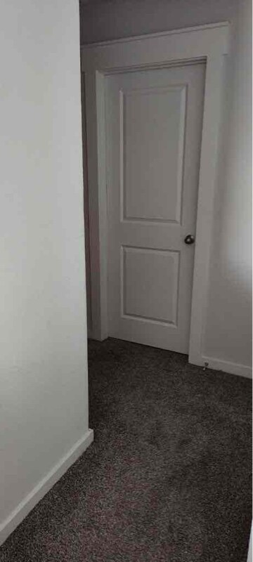 Building Photo - 40126 S Hill Pass