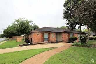Building Photo - 3 BD 2 BA AVAILABLE JUNE!! NEAR LOOKOUT RD