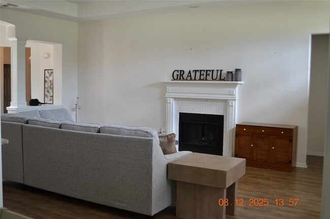 Building Photo - 4007 Sand Terrace Dr