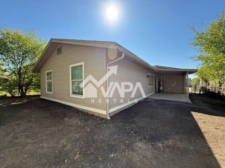 Building Photo - 5507 Prairie Flower Dr