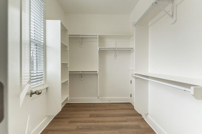 Building Photo - New 3 BR/3 Bath Home