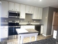 Building Photo - 5002 Essex Ln