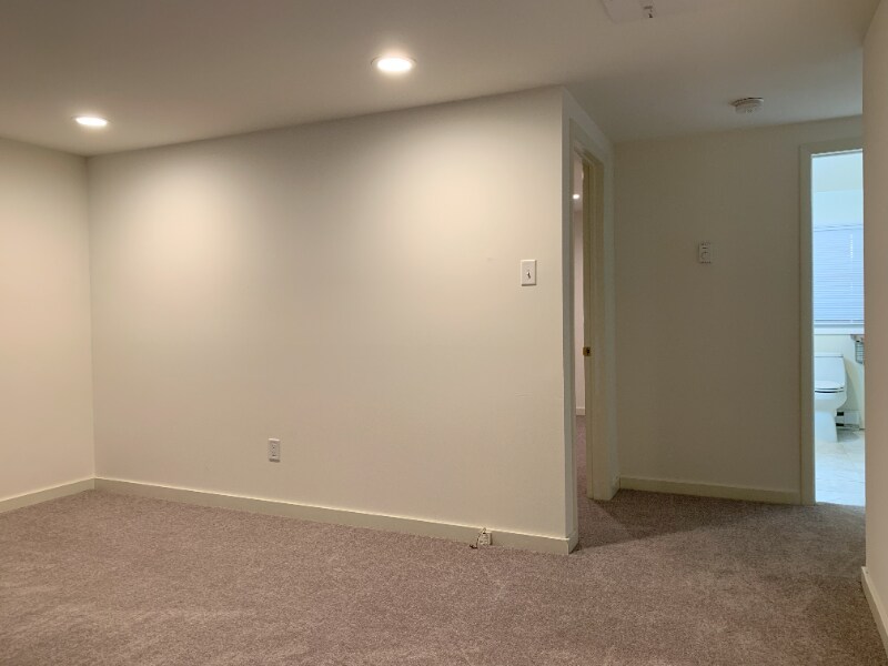 Building Photo - 139 Maple Ave