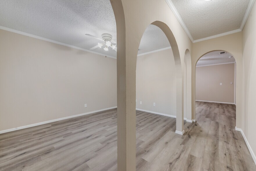 Living Room - 532 Billie Ruth Ln