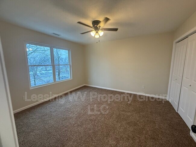 Building Photo - 163 Christian Ct